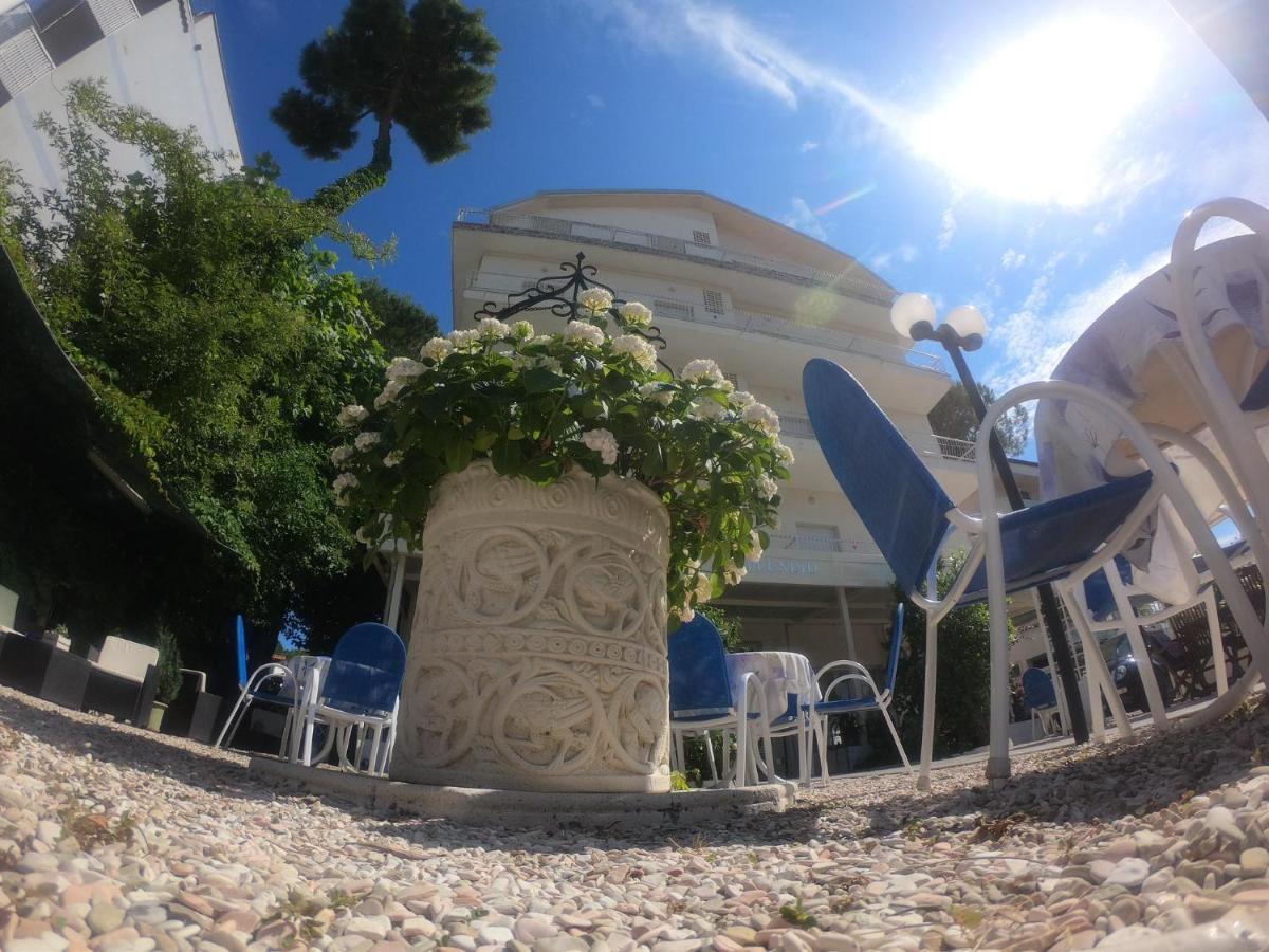 Splendid B&B Milano Marittima Exteriör bild